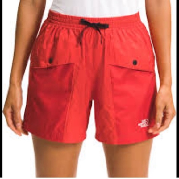 The north face women’s outline short in horizon red, new - Picture 1 of 15